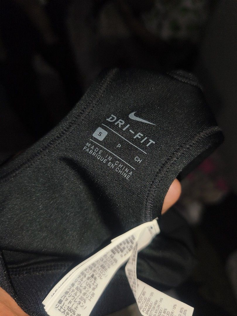 nike sports bra (Category: Activewear) located in Cagayan de Oro. Submitted by elijah350below (Listing ID 1469034730, Image 3). Description: small excellent no issues payment: Gcash, maribank & LBP courier: J&T color may vary due to lightning items are thrifted, limit expectations.