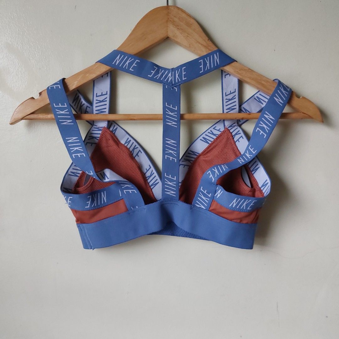 Nike Sports Bra (Category: Activewear) located in Quezon City. Submitted by lovedcollection_2020 (Listing ID 1469124599, Image 2). Description: .