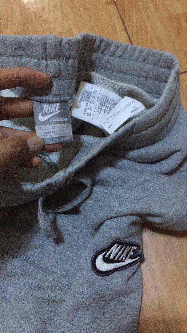 Nike Sportswear Grey Joggers (Category: Joggers) located in Manila. Submitted by stmngo (Listing ID 1468997635, Image 3). Description: Waistline 32-36 inches Length 42 inches Good condition 📍Manage your expectation. Item is thrifted. 📍Nagcarlan, Laguna.