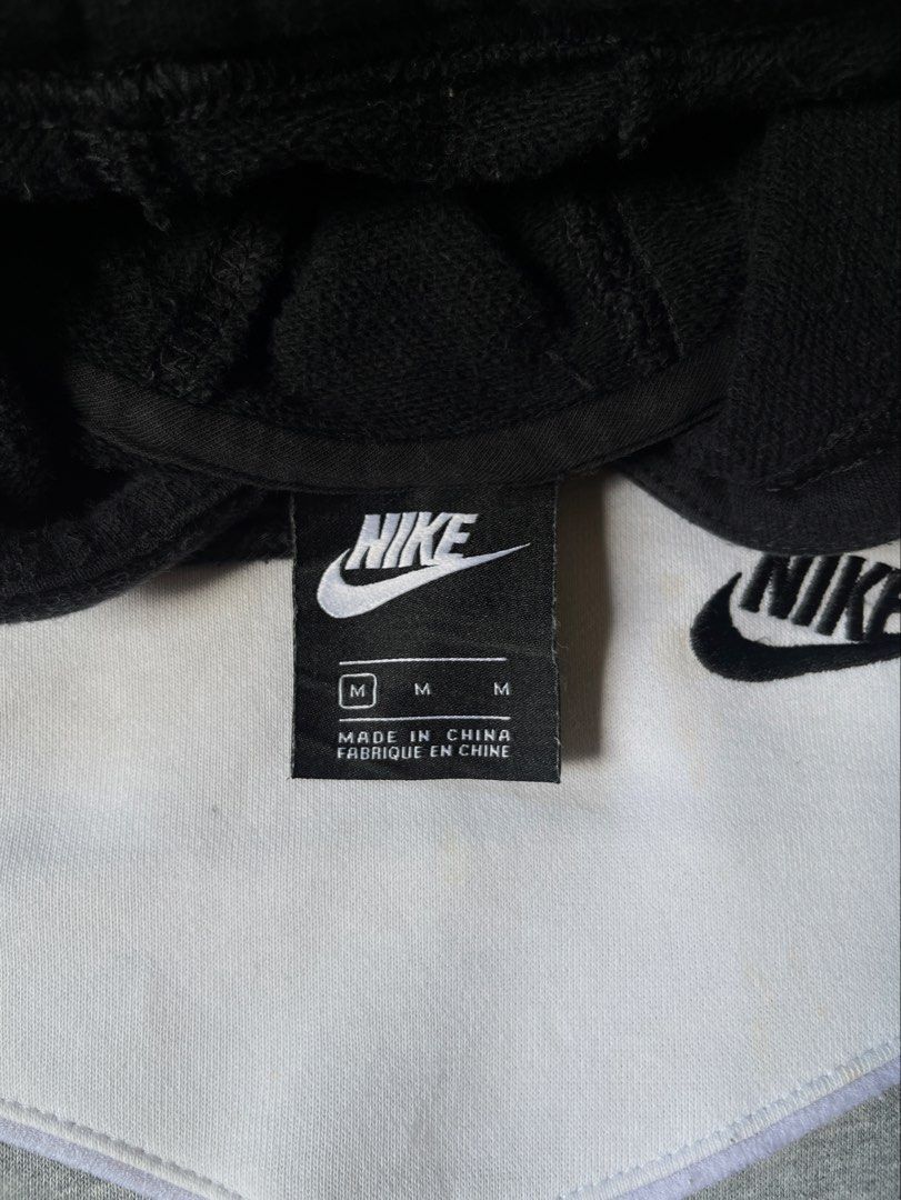 Nike Swoosh Hoodie ✨ (Category: Hoodies) located in Cebu City. Submitted by superdreii (Listing ID 1468989972, Image 3). Description: Condition: Very Good Issue: minimal stain (washable) 9.5/10 Color rate Color may vary due to its lighting ❗️Please lower your expectations since this item is thrifted❗️ Size Medium on tag best fit to small 📏Dimes: 22x24 📍Loc. Naga, Cebu 🚚 J&T EXPRESS DM FOR SURE BUYER AND FOR MORE DETAILS 📥 .