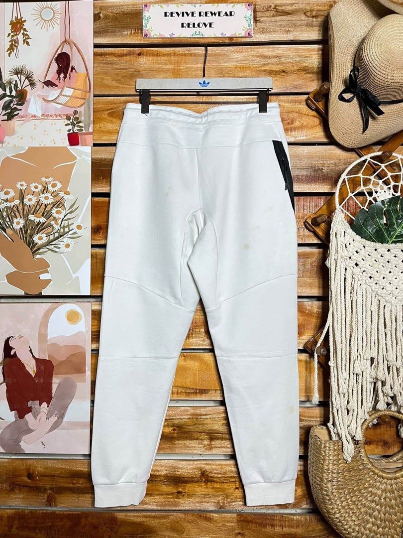 Nike Tech Fleece Sweat pants for Men (Category: Joggers) located in Pagadian. Submitted by angelcanzado (Listing ID 1468988772, Image 3). Description: Nike Tech Fleece Sweat pants for Men Excellent Condition Complete Tags No crack print XL on Tag Dimes: W 34 - 36 x L 40 inches.