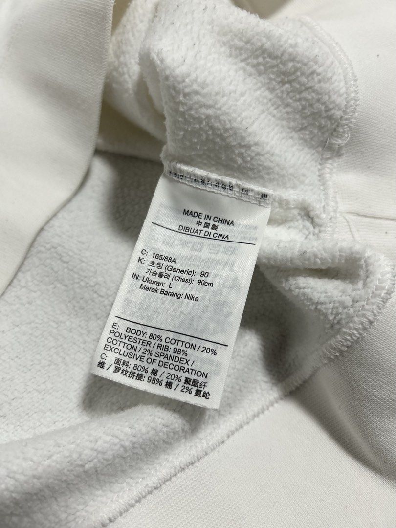 Nike Triple Necklace Graphic Sweatshirt (Category: Coats, Jackets and Outerwear) located in Cavite. Submitted by gnthrift (Listing ID 1468935224, Image 3). Description: Nike Embroidered Logo Size: L on tag Dimes: 23.5x25 Color rate: 9.5/10 Complete tags (black tag) Excellent condition Mine 480 + SF Location: Indang, Cavite Courier: J&T Express MOP: Gcash.