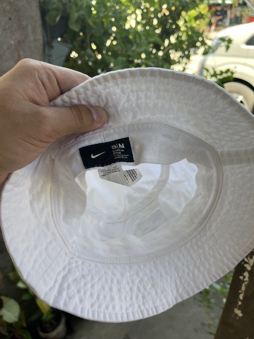 Nike White Bucket Hat Youth Size (Category: Caps & Hats) located in Manila. Submitted by stmngo (Listing ID 1468989899, Image 2). Description: Nike Bucket Hat Youth Size Goo Condition 📍Manage your expectation. Item is thrifted. 📍Nagcarlan, Laguna.