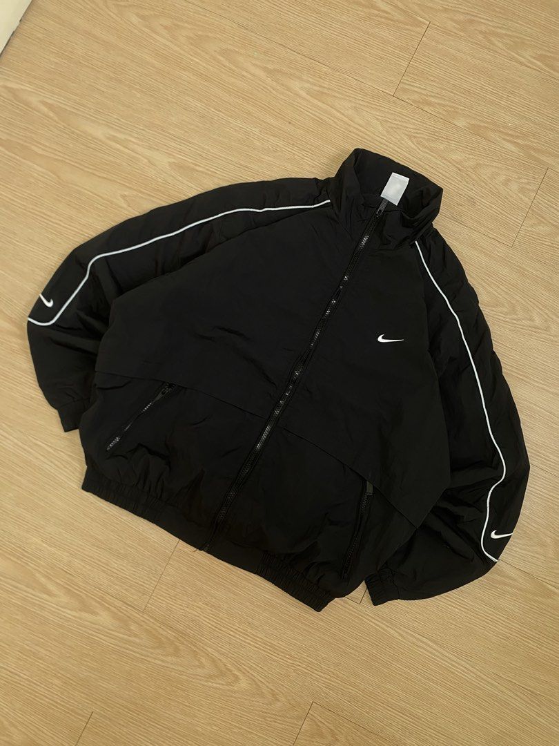 NIKE WINDBREAKER (Category: Coats, Jackets and Outerwear) located in Santa Rosa. Submitted by looted_thrifts (Listing ID 1468983325, Image 2). Description: NIKE WINDBREAKER - EXCELLENT CONDITION - AUTHENTIC/LEGIT - SIZE LARGE ON TAG (BOXY FIT) - WIDTH: 24 - LENGTH: 25.5 - 9.8/10 COLOR RATE - NO ISSUE 📥 DM TO PURCHASE.