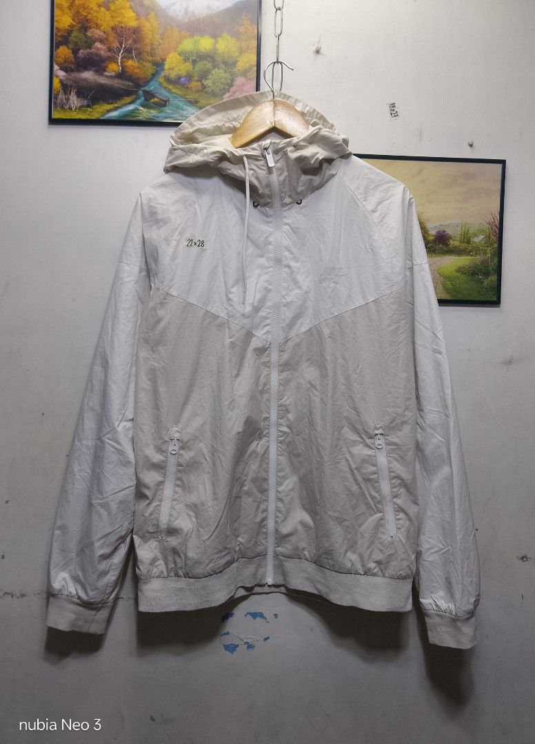 nike windbreaker (Category: Coats, Jackets and Outerwear) located in Valenzuela. Submitted by joshwrldselection (Listing ID 1469103582, Image 1). Description: large - xl very good condition fine lints sa ribbings and hem thrift..