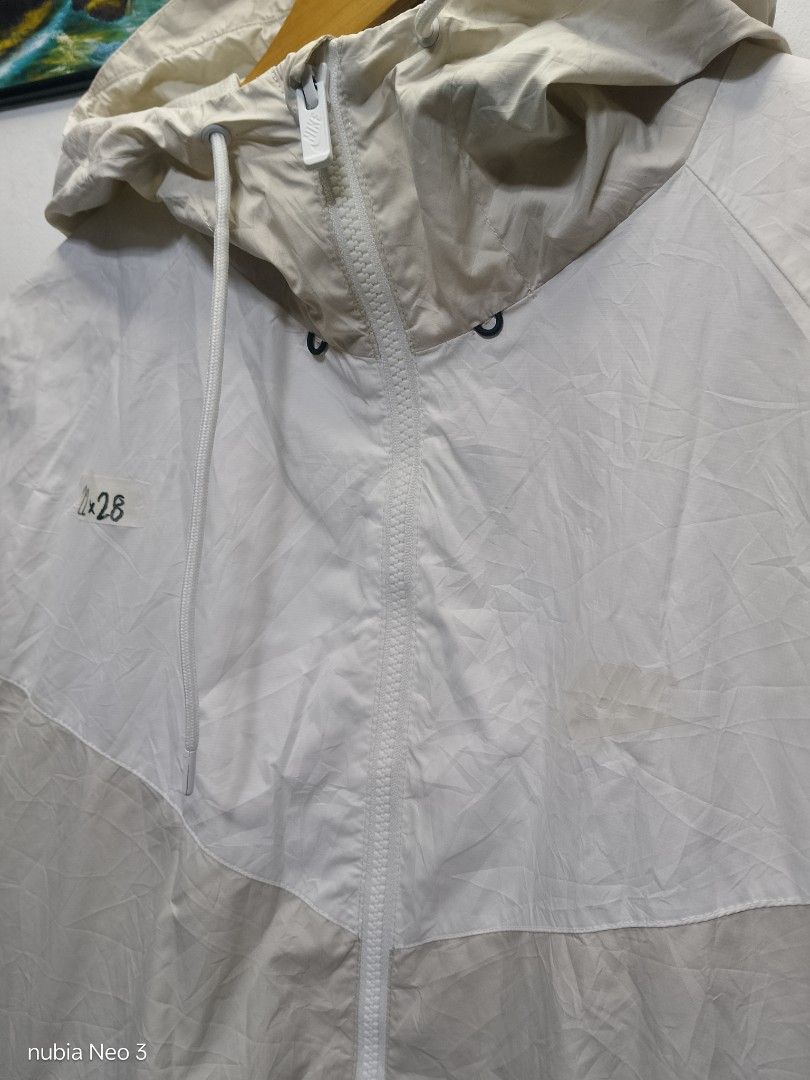 nike windbreaker (Category: Coats, Jackets and Outerwear) located in Valenzuela. Submitted by joshwrldselection (Listing ID 1469103582, Image 2). Description: large - xl very good condition fine lints sa ribbings and hem thrift..