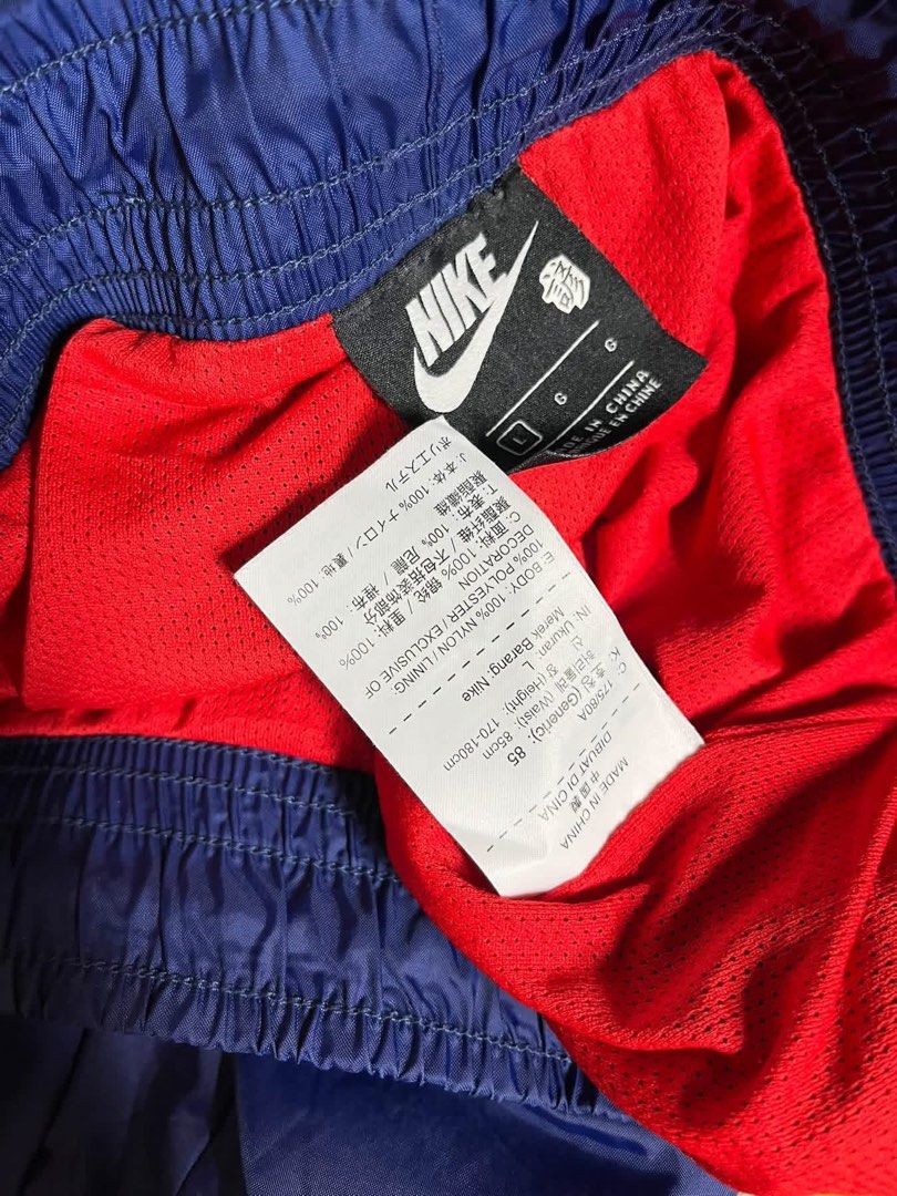 Nike Windrunner Nylon Track Pants (Category: Joggers) located in Pagadian. Submitted by angelcanzado (Listing ID 1468996424, Image 3). Description: Nike Windrunner Nylon Track Pants Excellent Condition Complete Tags Emboidered Logo Pockets both side Large on Tag Size: 31 - 34 Adjustable Drawstring garterize Length: 38 inches .