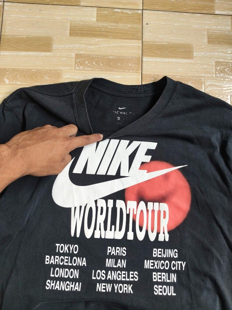 Nike worldtour shirt (Category: Tshirts & Polo Shirts ) located in Malita. Submitted by thrift_john (Listing ID 1469061093, Image 2). Description: ◾️Dimes: 20,27 / M ‎◾️Condition: excellent ‎◾️Issue: none ‎◾️Color rate: 9.5/10.
