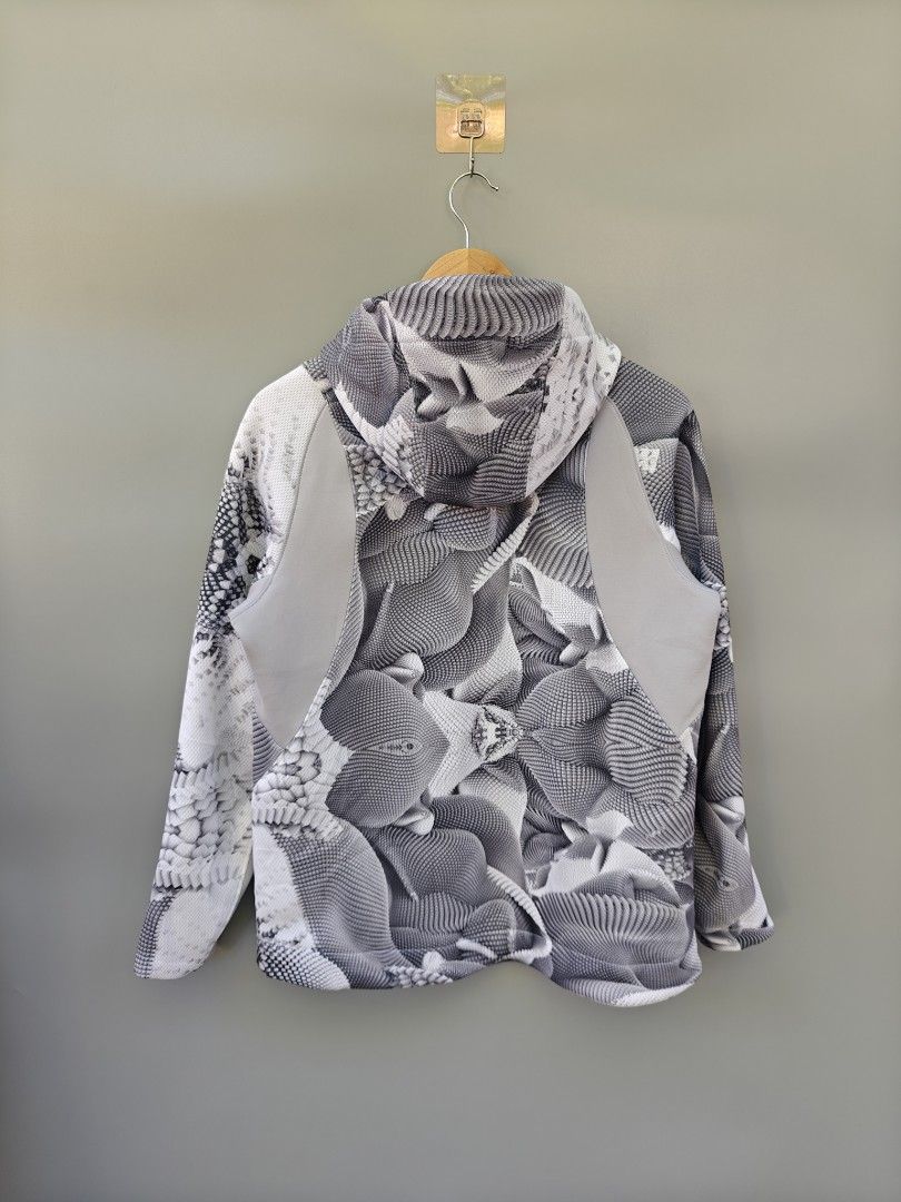 Nike x Kobe Mambula Hypermesh (Category: Hoodies) located in Alaminos. Submitted by epargne (Listing ID 1469022342, Image 2). Description: ◾Size : Large ◾Dimes : Length" 28, Width"22 ◾LIKENEW CONDITION! ◾WASHED W/ FABCON AND READY TO WEAR 🛒Price : + Shipping fee.