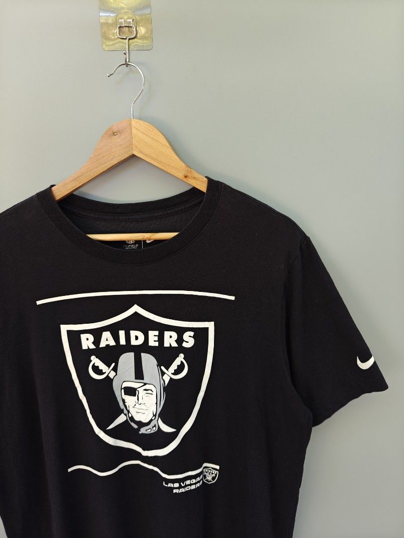 Nike x Raiders (Category: Tshirts & Polo Shirts ) located in Alaminos. Submitted by epargne (Listing ID 1468960681, Image 2). Description: ◾Size : Large ◾Dimes : Length"29.5 , Width"23 ◾VGOOD CONDITION! ◾WASHED W/ FABCON AND READY TO WEAR 🛒Price : + Shipping fee.