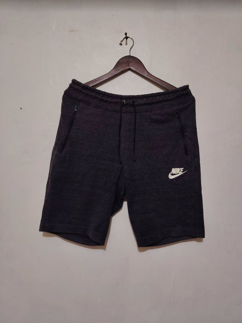 NIKE ZIP POCKET SHORT // 32-36 (Category: Shorts) located in Legazpi City. Submitted by urbangarmentsarch4500 (Listing ID 1469103500, Image 1). Description: NIKE ZIP POCKET SHORT Good Condition W 32-36 L 20 Leg Opening 10 minimal hairline 1 mothhole hindi tagos and white stain sa back (Check last 3 pics) Color rate 9.8/10 Complete tags GRAB 550 (Automatically YOURS)⛓️ --- ‼️w/ FREE STICKERS FOR EVERY PURCHASE⁉️ 🛒🛒🛒 BUY. SELL. TRADE. CONSIGN🗣️