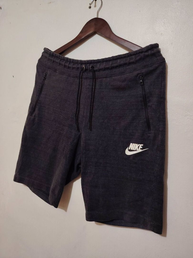 NIKE ZIP POCKET SHORT // 32-36 (Category: Shorts) located in Legazpi City. Submitted by urbangarmentsarch4500 (Listing ID 1469103500, Image 2). Description: NIKE ZIP POCKET SHORT Good Condition W 32-36 L 20 Leg Opening 10 minimal hairline 1 mothhole hindi tagos and white stain sa back (Check last 3 pics) Color rate 9.8/10 Complete tags GRAB 550 (Automatically YOURS)⛓️ --- ‼️w/ FREE STICKERS FOR EVERY PURCHASE⁉️ 🛒🛒🛒 BUY. SELL. TRADE. CONSIGN🗣️