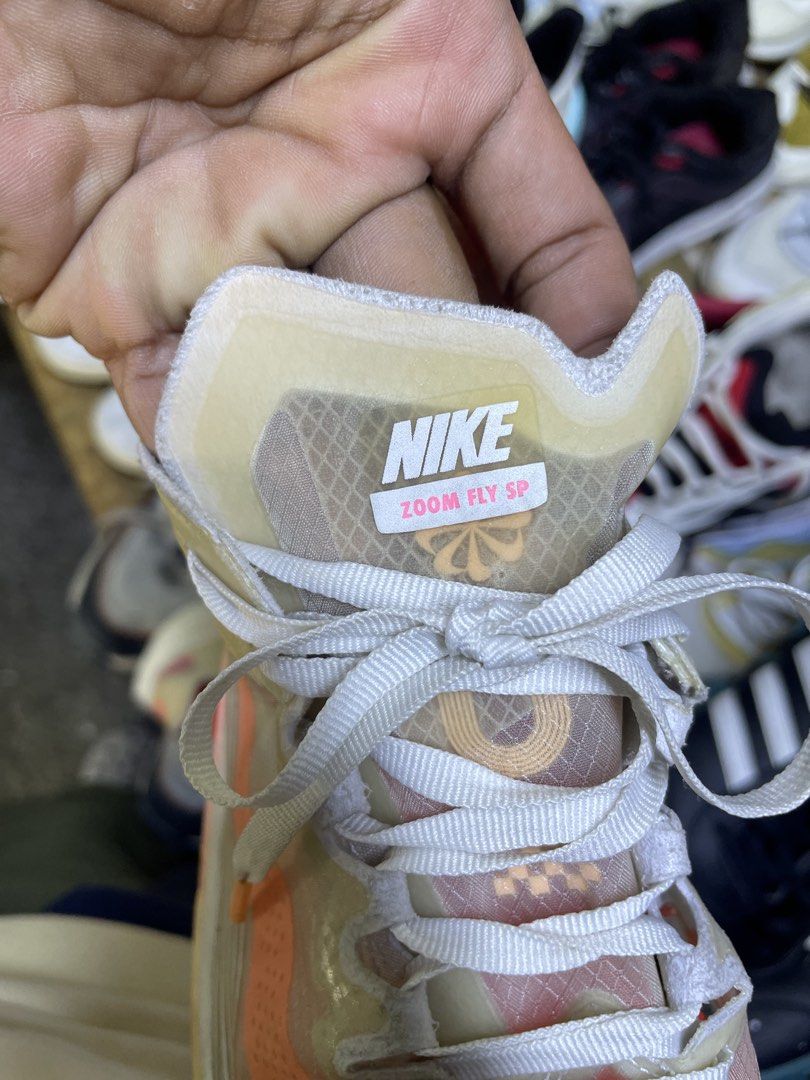 NIKE ZOOM FLY (Category: Sneakers) located in Kalibo. Submitted by kramyar09 (Listing ID 1468993598, Image 2). Description: NIKE ZOOM FLY SIZE 35-36.