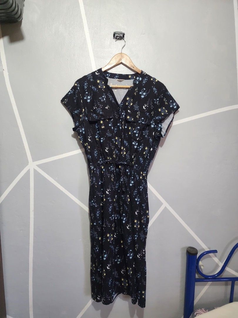 NIKO and... Dress (Category: Dresses) located in General Trias. Submitted by ksclothingbyjuy (Listing ID 1469075150, Image 3). Description: L-XL Like New Condition w/pocket w/waist adjustment tie Maxi Dress floral Design Fabric.