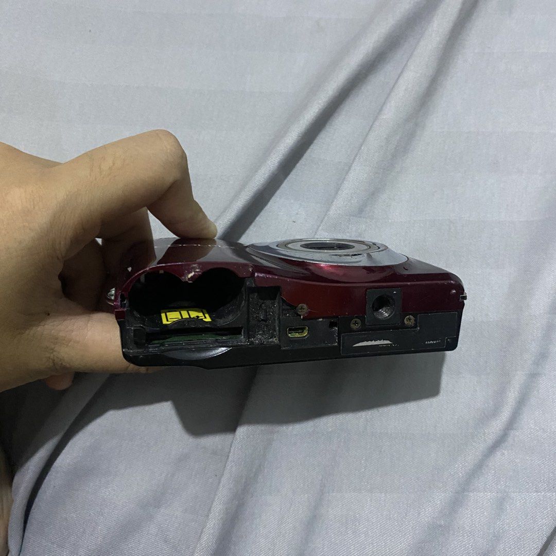 nikon coolpix l22 | untested / for parts (Category: Cameras) located in Tarlac. Submitted by jelugh (Listing ID 1469123063, Image 2). Description: uses double A battery not tested since missing batt door can be used for parts (body, buttons, lcd) .