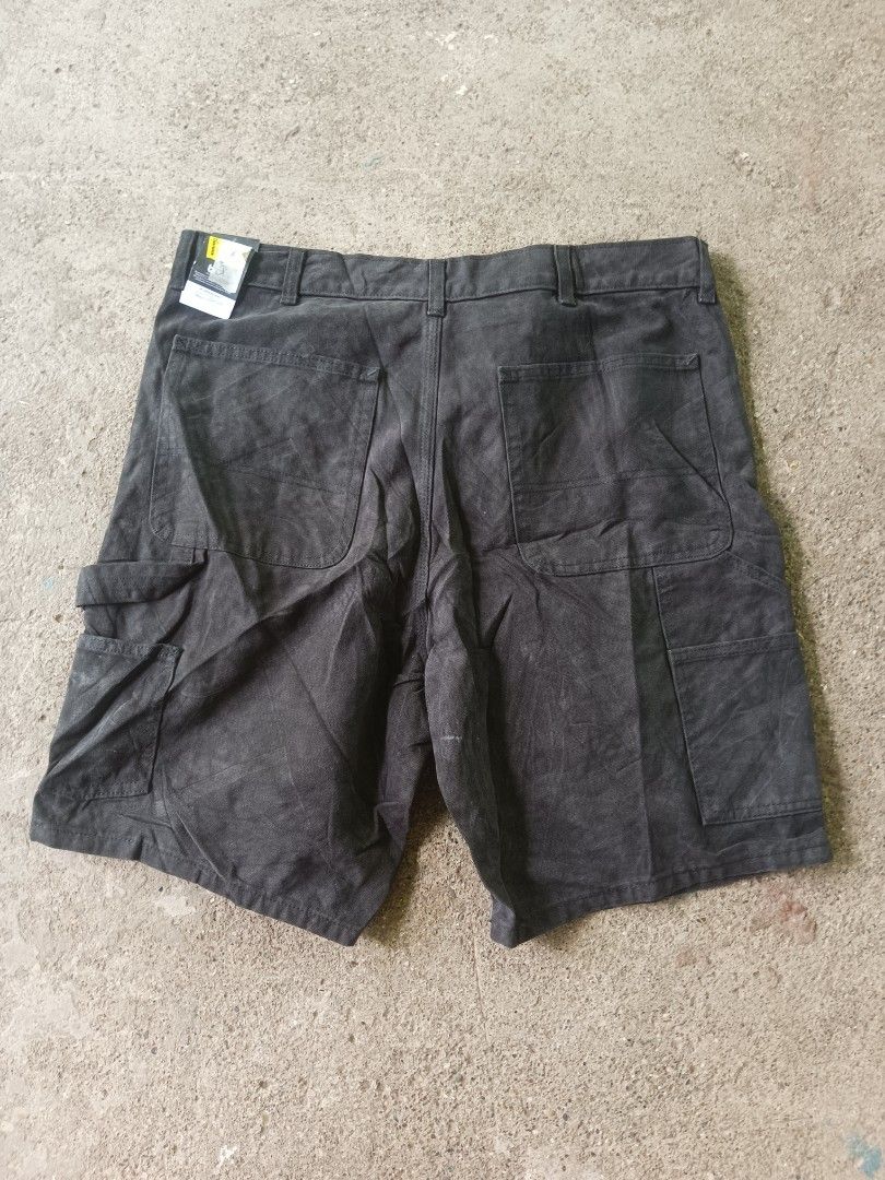 No Boundaries Black Carpenter Shorts Size 34 (Category: Shorts) located in Manila. Submitted by anjo1 (Listing ID 1469001735, Image 2). Description: - Brand: No Boundaries - Condition: Brand new with original store tags attached - Size: 34 waist - Color: Black - Material: Heavy canvas - Features: Multiple side and back pockets, convenient hammer loop, button closure with zip fly -Need wash since it's fresh from bale..