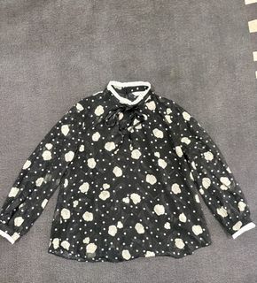 (Category: ) located in . Submitted by fast.closetfinds (Listing ID 1469016787, Image 1). Description: .
