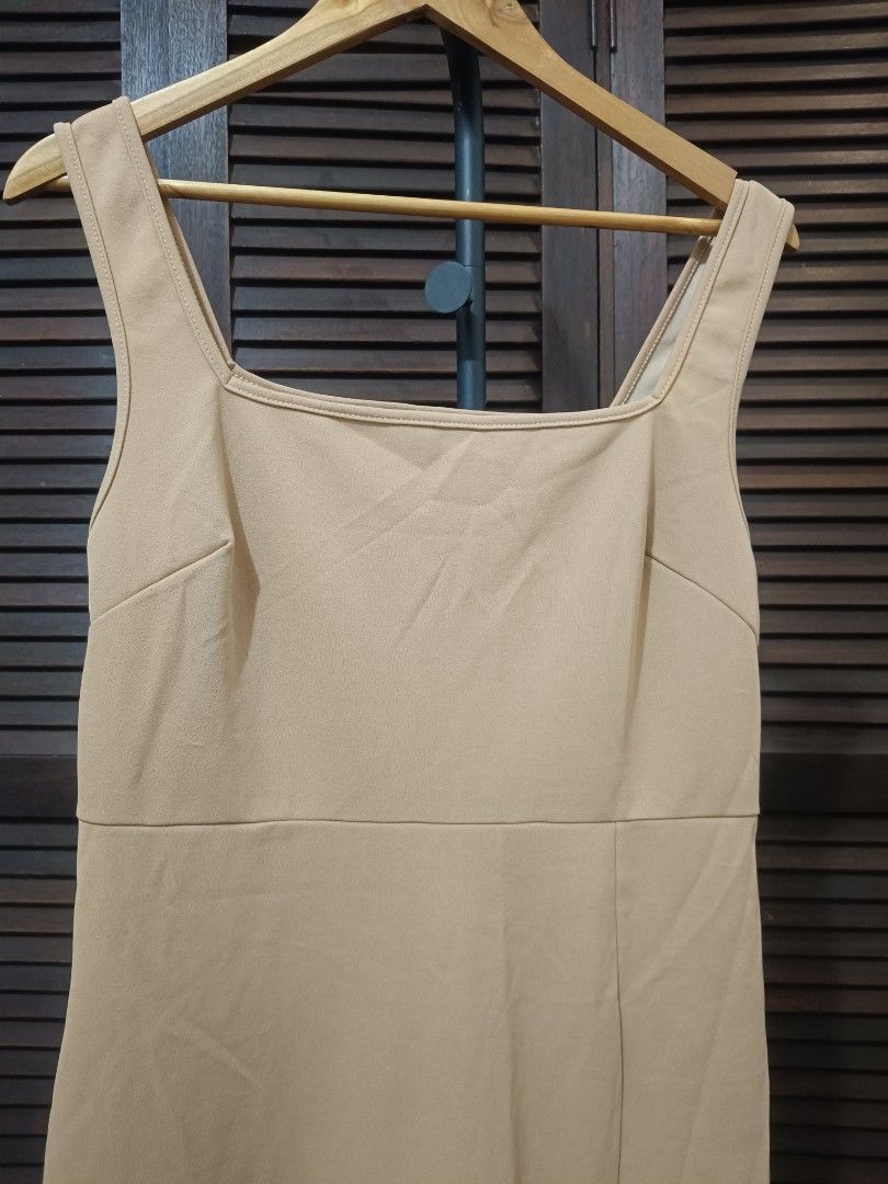 Nude Square Neck Bodycon with side slit (Category: Dresses) located in Manila. Submitted by byjrb (Listing ID 1469059931, Image 2). Description: 🛍️ Brand-new items from SHEIN, Emery Rose, Zaful, No brand & more! Size : Large 📦 Shipping: LBC / J&T / Lalamove 💸 MOP: GCash / BPI only Note : Brand is listed as SHEIN for listing purposes. All items are sourced from shein-bales. Shipping schedule. Wednesday and Saturday : shipping day..