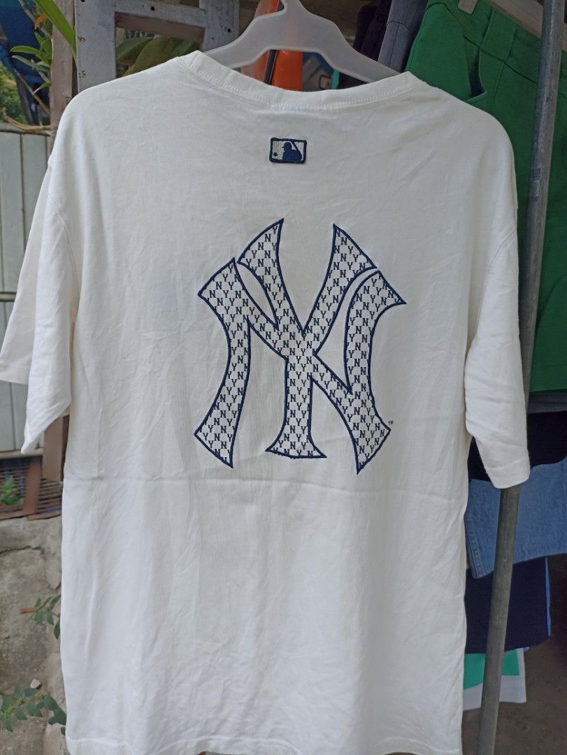 NY MLB tshirt size Medium (Category: Tshirts & Polo Shirts ) located in Angono. Submitted by gmcthriftstore (Listing ID 1468942188, Image 2). Description: ukay tshirt NY MLB tshirt size Medium.