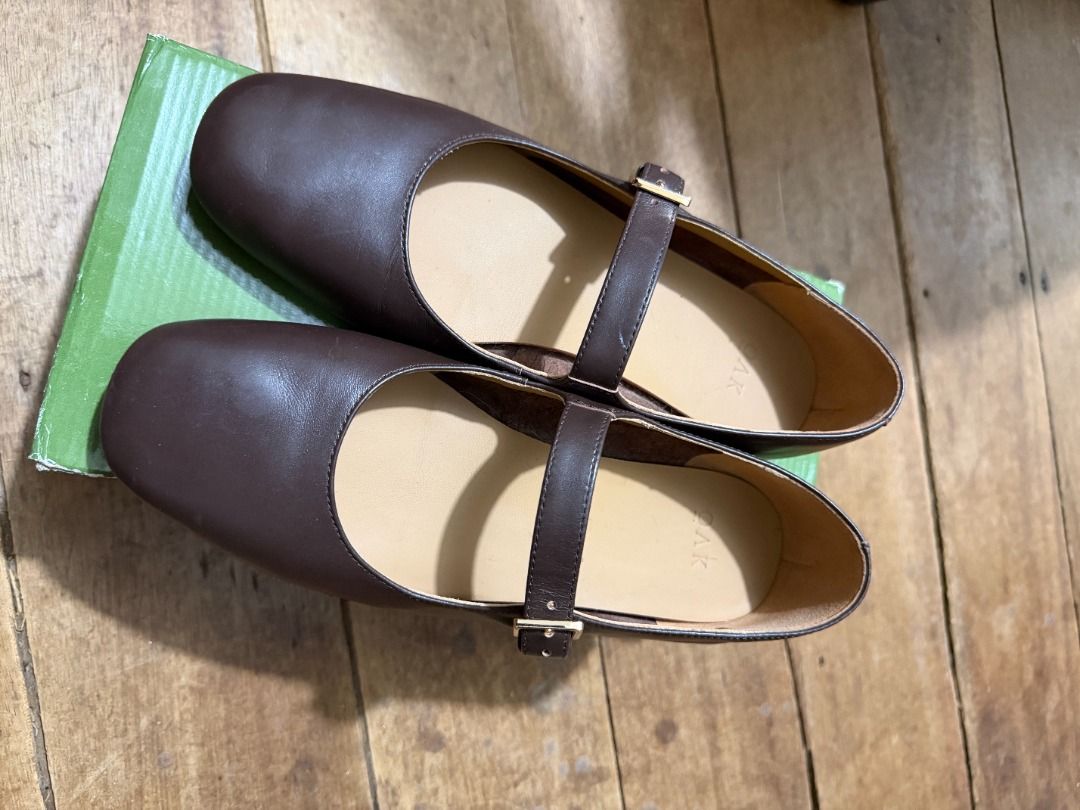 OAK the label nyla mary jane flats (Category: Flats & Sandals) located in Caloocan City. Submitted by coolowl.112070 (Listing ID 1468971774, Image 1). Description: OAK the label mary jane flats style name: nyla color: amaretto (warm dark brown color in real life) size 37 actual sole size when measured is 23.5 cm bought brand new from the OAK the label website with original box and dust pocket genuine leather VERY SOFT leather, no break in period 