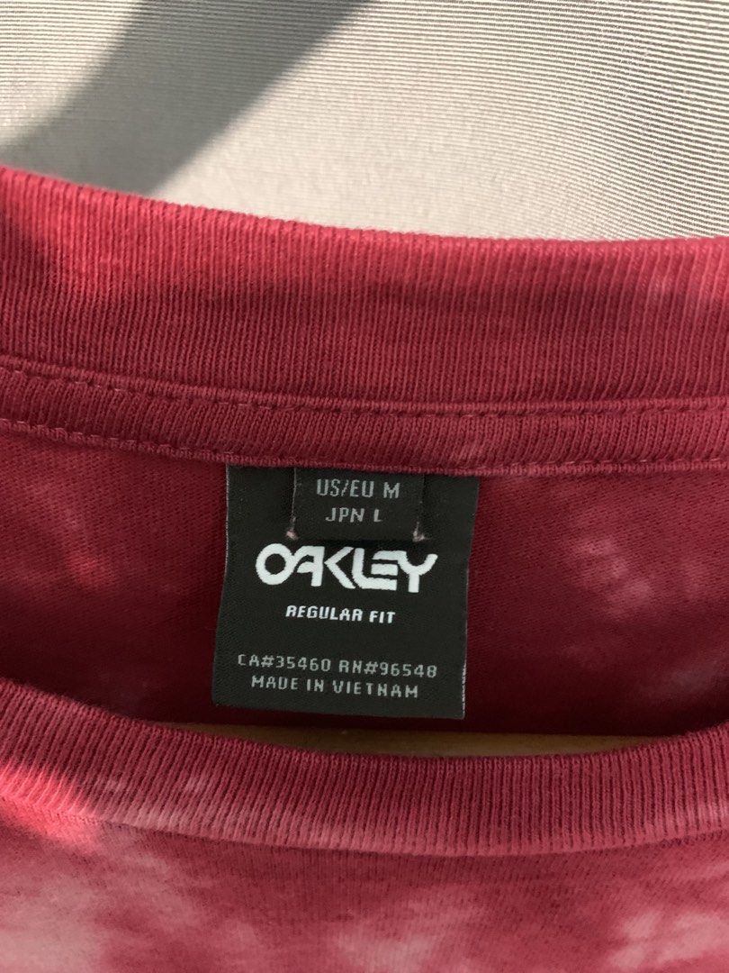 Oakley (Category: Activewear) located in Bayombong. Submitted by johnestrell315 (Listing ID 1469117509, Image 3). Description: .
