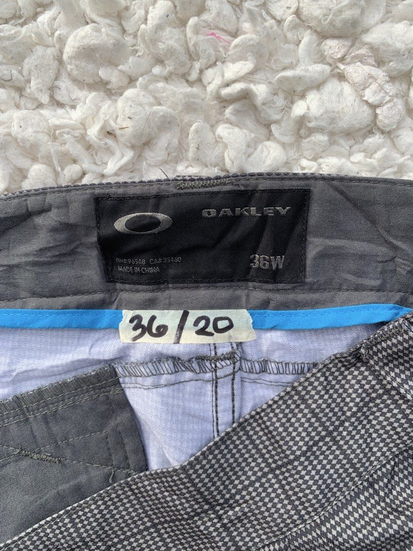 Oakley (Category: Shorts) located in Manila. Submitted by hamboychac77005 (Listing ID 1469133806, Image 3). Description: .