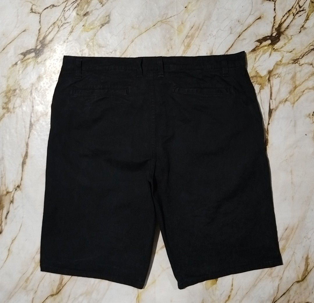 OAKLEY WALK SHORT (Category: Shorts) located in Veruela. Submitted by ivytalibo62410 (Listing ID 1469052607, Image 3). Description: OAKLEY WALK SHORT ▪️ Size 34 On tag ▪️ Lenght 20 ▪️ Very Good Condition ▪️ Cr 9.2/10 ▪️ May kunting Sign of use lang, Dinaman malala🙇 550 + Shipping fee 🚘 LOC. Veruela AGUSAN DEL SUR 📍.