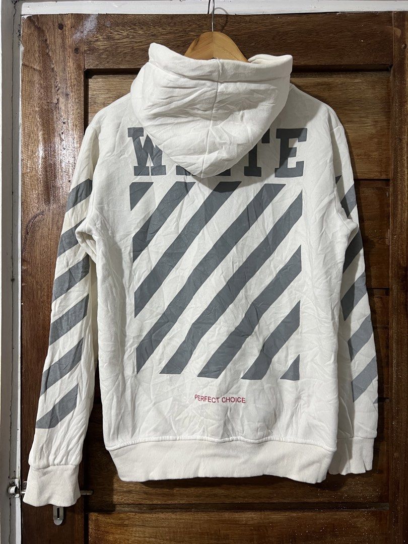 Off white (Category: Hoodies) located in Jaen. Submitted by 17thstreetclo.bymkdl (Listing ID 1469056991, Image 1). Description: Off white Hoodie Jacket 9/10 color rate Issue minimal yellowing need wash fresh from bale 21.5x27 dimensions Not sure if legit .