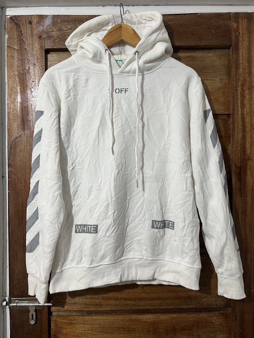 Off white (Category: Hoodies) located in Jaen. Submitted by 17thstreetclo.bymkdl (Listing ID 1469056991, Image 2). Description: Off white Hoodie Jacket 9/10 color rate Issue minimal yellowing need wash fresh from bale 21.5x27 dimensions Not sure if legit .