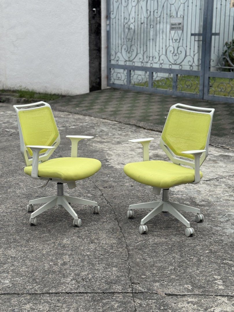 Office Mesh Desk Chair (Category: Chairs) located in Bulacan. Submitted by rock_off.thriftshop.ph (Listing ID 1469035816, Image 1). Description: .