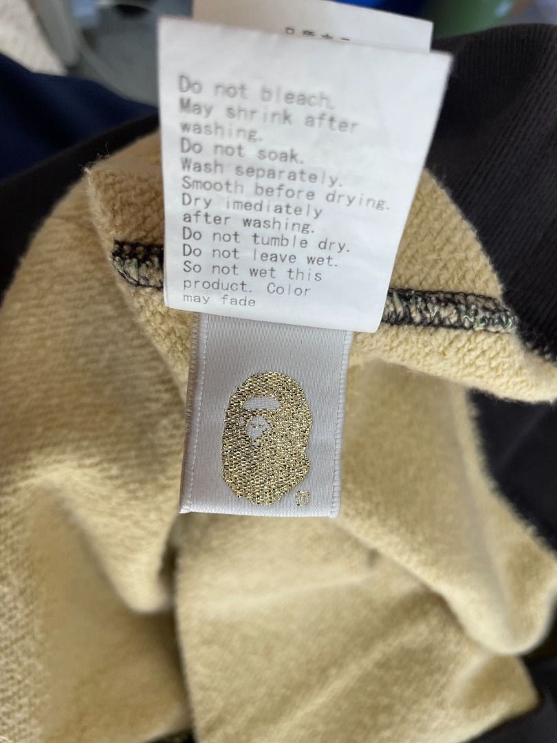 OG Bape Tiger Camo Hoodie (Category: Hoodies) located in Lucena. Submitted by 0174.archive (Listing ID 1468952683, Image 3). Description: can send more photos upon request very good used condition flaws - small scratch / slash on hem fabric (see photos for reference) Actual Measurements (inches) Chest (pit to pit): 24 Length: 29 Hem: 21 Message before buying. Items are pre-loved / second hand used. Manage your expectations. Buy with confidence. N