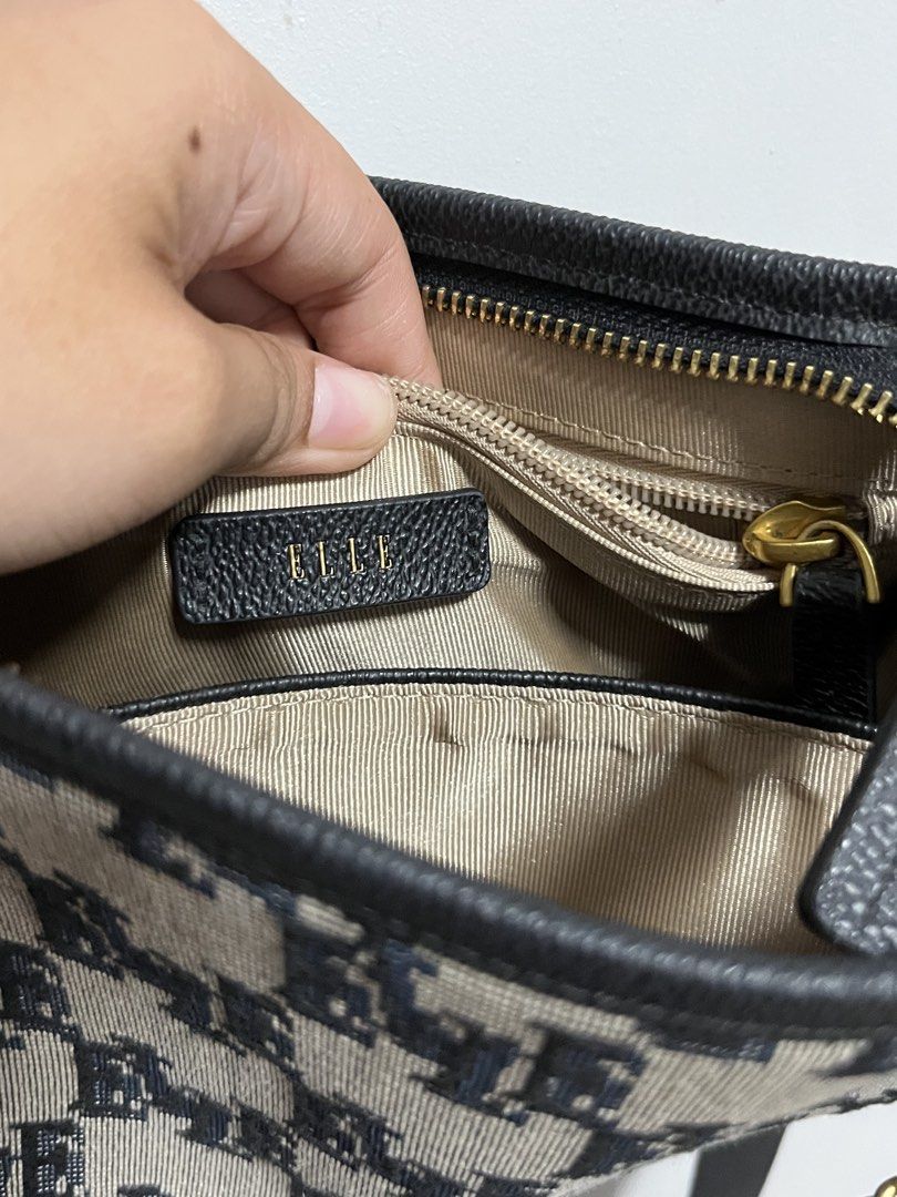 OG ELLE BAG (Category: Cross-body Bags) located in Aringay. Submitted by mawiaa (Listing ID 1469110509, Image 2). Description: OG ELLE BAG- GUITAR STRAP.