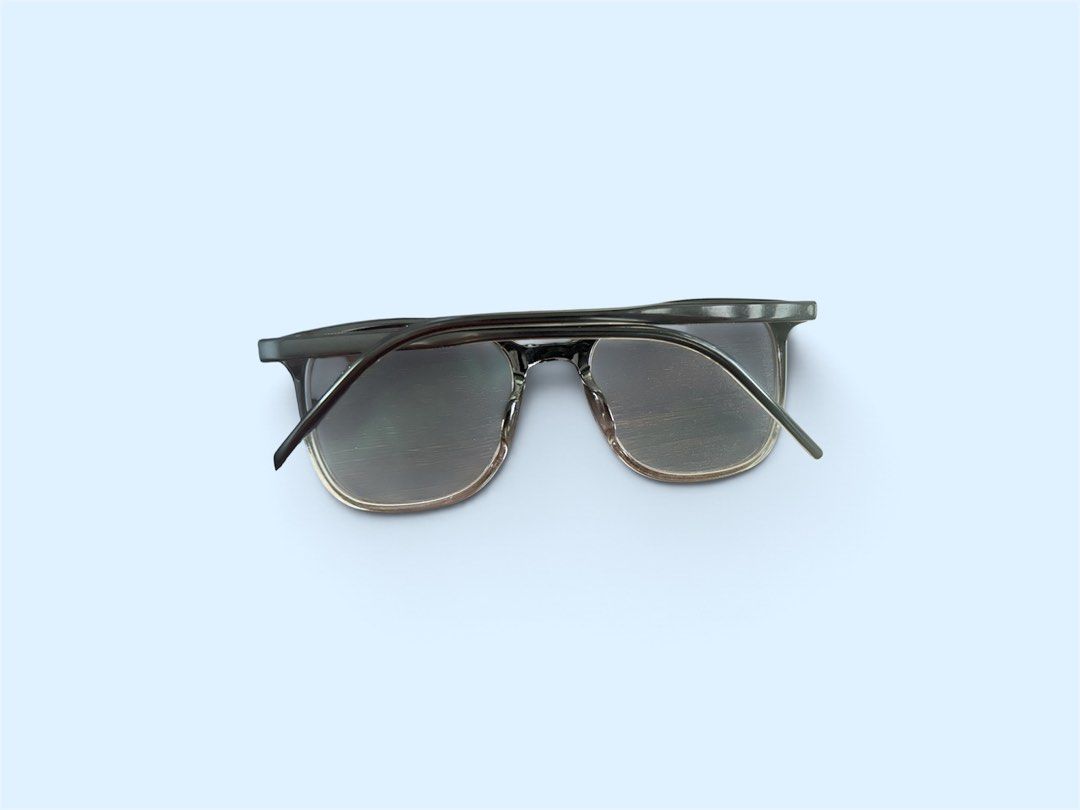 OJO BASIC Eyeglasses with grade (Category: Sunglasses & Eyewear) located in Quezon City. Submitted by gold_000007 (Listing ID 1468980678, Image 2). Description: classic black - clear frame with a minimalist design. suitable for everyday use. note that this is a prescription lenses. .
