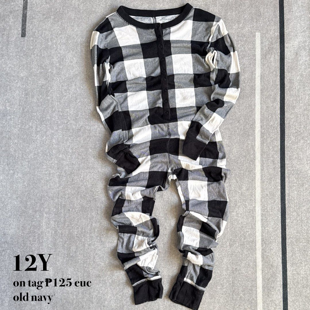 old navy kids plaid onesies (Category: Babies & Kids Fashion) located in Baguio. Submitted by mapa_laku (Listing ID 1468942884, Image 1). Description: .