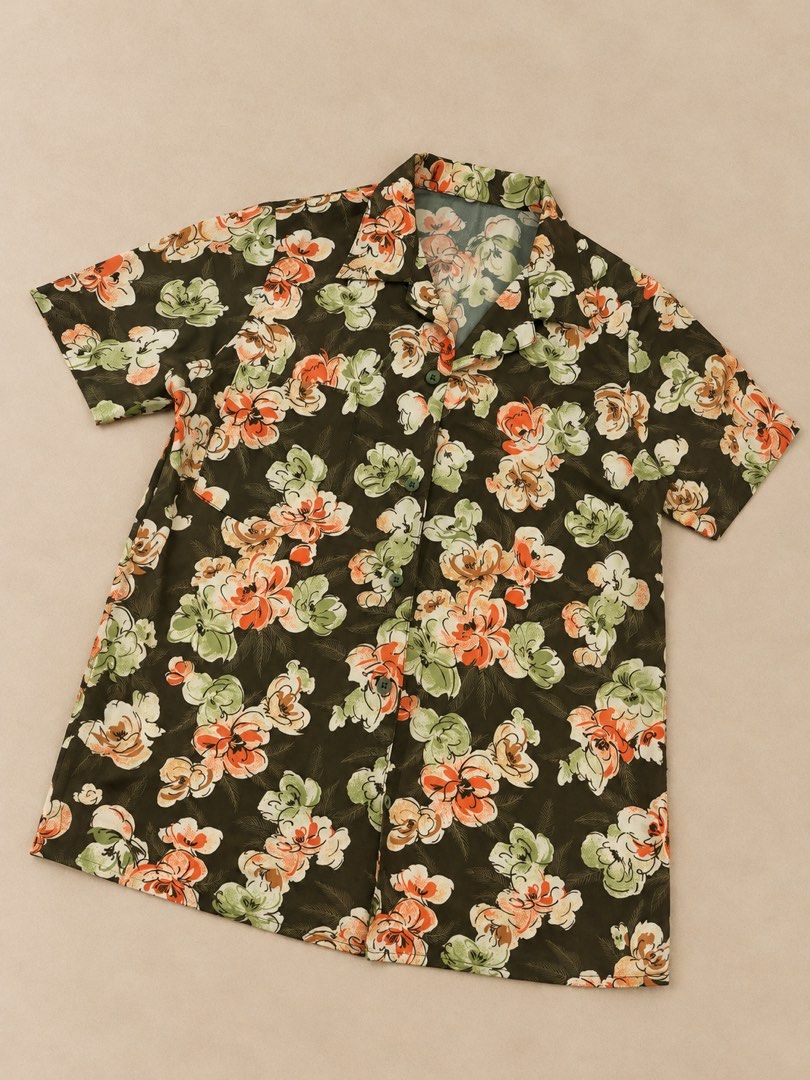 Olive Green Floral Blouse (Category: Blouses) located in Manila. Submitted by lexiandco.ph (Listing ID 1469042518, Image 1). Description: .
