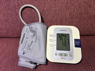 Omron JPN2 Blood Pressure Monitor with GNC Case, Health & Nutrition ...
