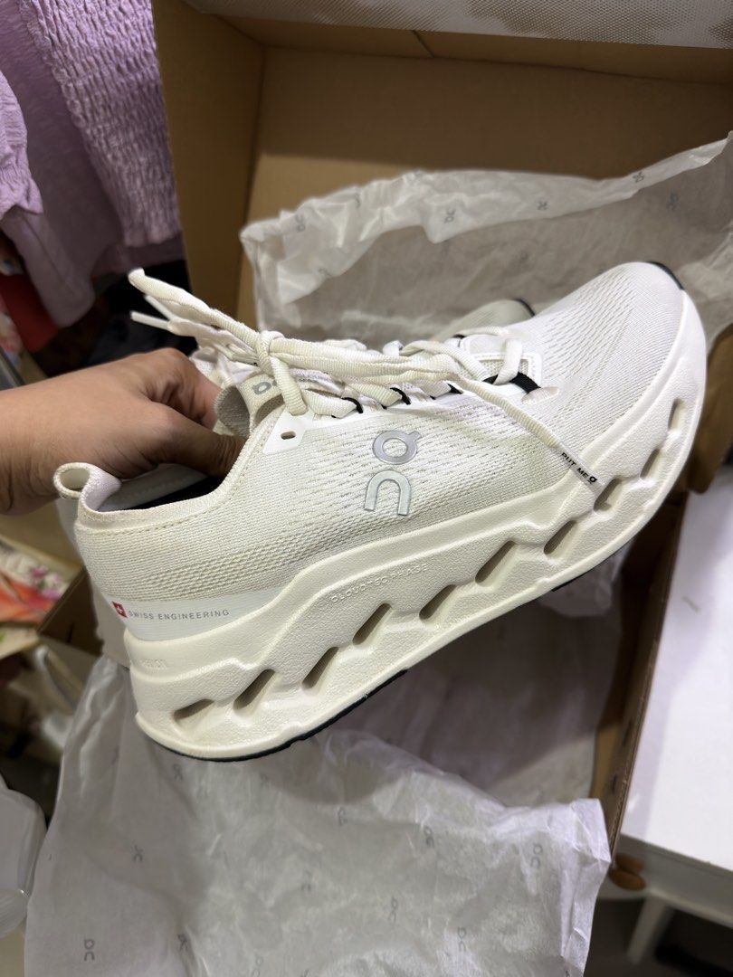 On Cloud Surfer Max (White) (Category: Sneakers) located in Davao. Submitted by glydelleprgy (Listing ID 1469099744, Image 1). Description: ORIGINAL/AUTHENTIC 5k only super sulit 🥹 free sf US 8W Bought via ON website for 10,290 Purchased last Dec. Used only 2 times (naka focus na sa pickleball) No damage; needs minimal cleaning lang. Still in pristine condition 🫶🏻 Negotiable sa sure buyer. .