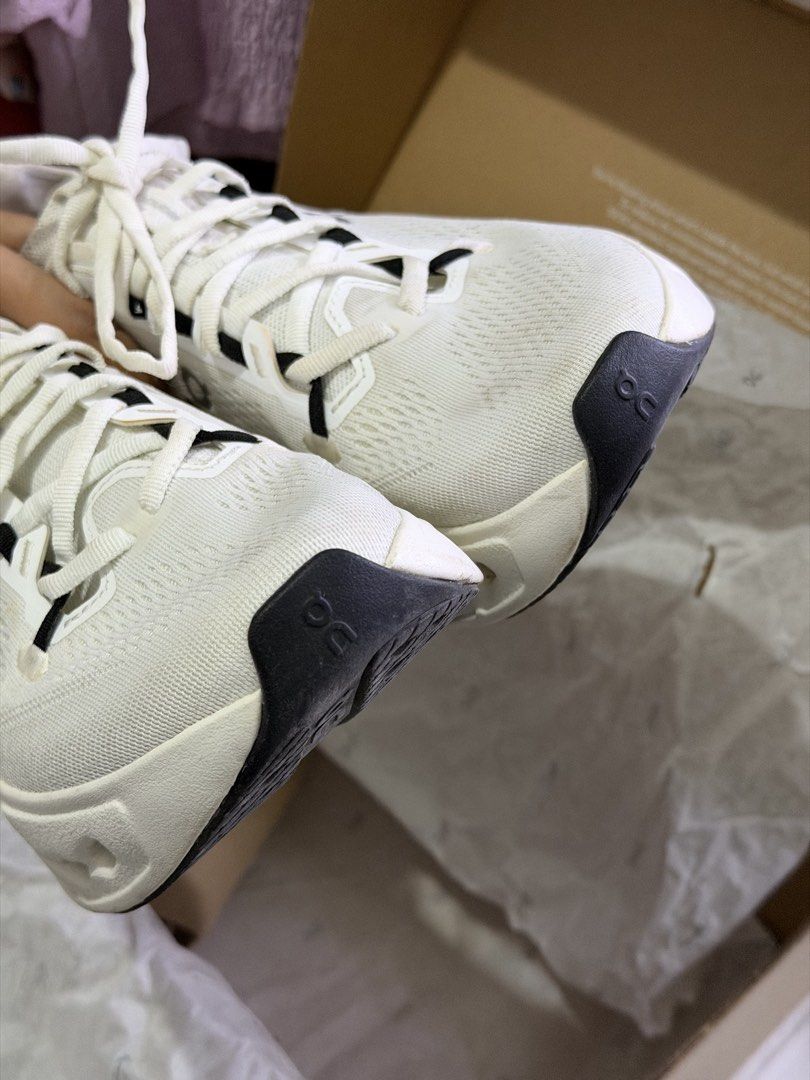 On Cloud Surfer Max (White) (Category: Sneakers) located in Davao. Submitted by glydelleprgy (Listing ID 1469099744, Image 3). Description: ORIGINAL/AUTHENTIC 5k only super sulit 🥹 free sf US 8W Bought via ON website for 10,290 Purchased last Dec. Used only 2 times (naka focus na sa pickleball) No damage; needs minimal cleaning lang. Still in pristine condition 🫶🏻 Negotiable sa sure buyer. .