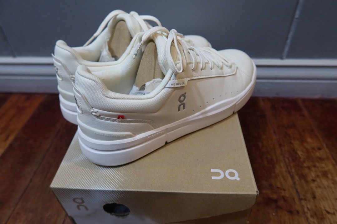 On The Roger Advantage White Sneakers Size 8.5 (Category: Casual Shoes) located in Pasay City. Submitted by royce.mata.24 (Listing ID 1469094857, Image 2). Description: - Brand: On - Used twice, good as new - Model: The Roger Advantage - Color: White - Size: 8.5 US Men’s - Features: Classic tennis shoe style, CloudTec sole cushioning, clean white leather upper, subtle perforations, Swiss flag detail - Inclusions: Original box.