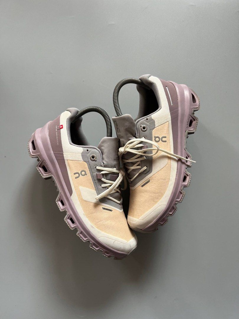 ONCLOUDVENTURE PURPLE WHITE (7.5US W) (Category: Sneakers) located in Baguio. Submitted by grabUrPairs (Listing ID 1469087682, Image 2). Description: EXCELLENT SIGNS OF USAGE 7US WOMENS / 23.5-24CM PAIR ONLY AUTHENTIC.