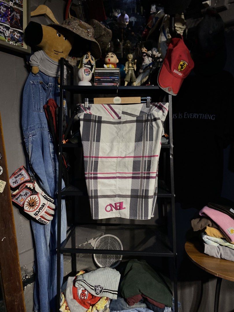 O’NEILL BOARDSHORTS (Category: Swim Trunks & Board Shorts) located in San Pablo. Submitted by genesisllo24149 (Listing ID 1469010562, Image 2). Description: O’NEILL BOARDSHORTS WAIST -> 36 LENGTH -> 21.5 THIGH -> 15 LEG OPENING -> 13 ISSUE -> MINIMAL STAIN CONDITION -> GOOD DM TO PURCHASE 📥 DISCLAIMER: - Please manage your expectations, posted items are preloved, used & thrifted -Actual color may vary due to lighting -Flaker will be posted.