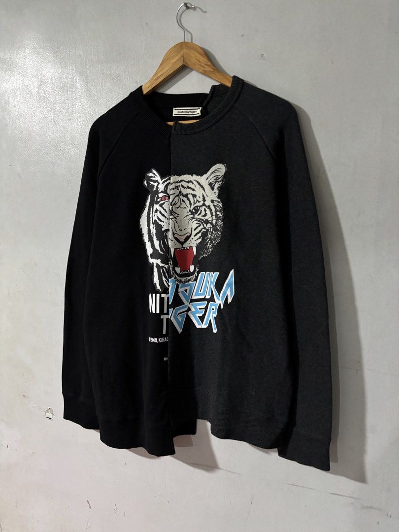 ONITSUKA TIGER CREWNECK (Category: Coats, Jackets and Outerwear) located in Pasay City. Submitted by turthrift (Listing ID 1469040989, Image 2). Description: W24 L27.