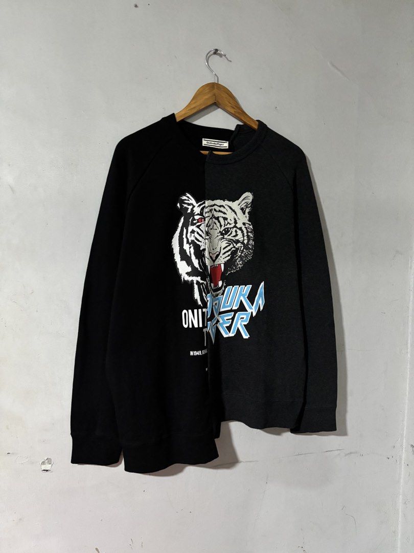 ONITSUKA TIGER CREWNECK (Category: Coats, Jackets and Outerwear) located in Pasay City. Submitted by turthrift (Listing ID 1469040989, Image 3). Description: W24 L27.