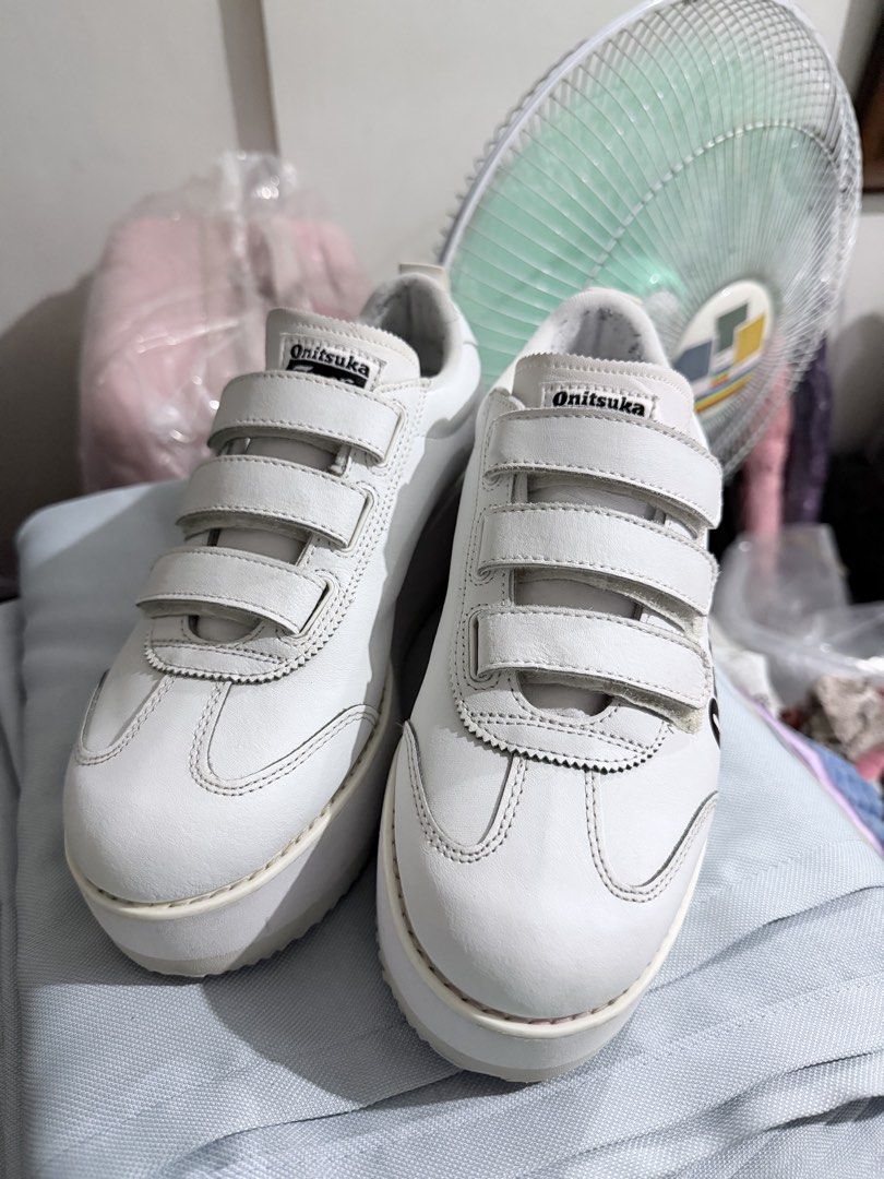 Onitsuka Tiger Delegation Chunk W Platform Sneakers (Category: Sneakers & Footwear) located in Quezon City. Submitted by markandrewson1123 (Listing ID 1469038884, Image 2). Description: Bought in Bangkok Too large for me, awkward to use Needs some minor surface cleaning, overall clean as far as white sneakers go. Shoes only, no more box.