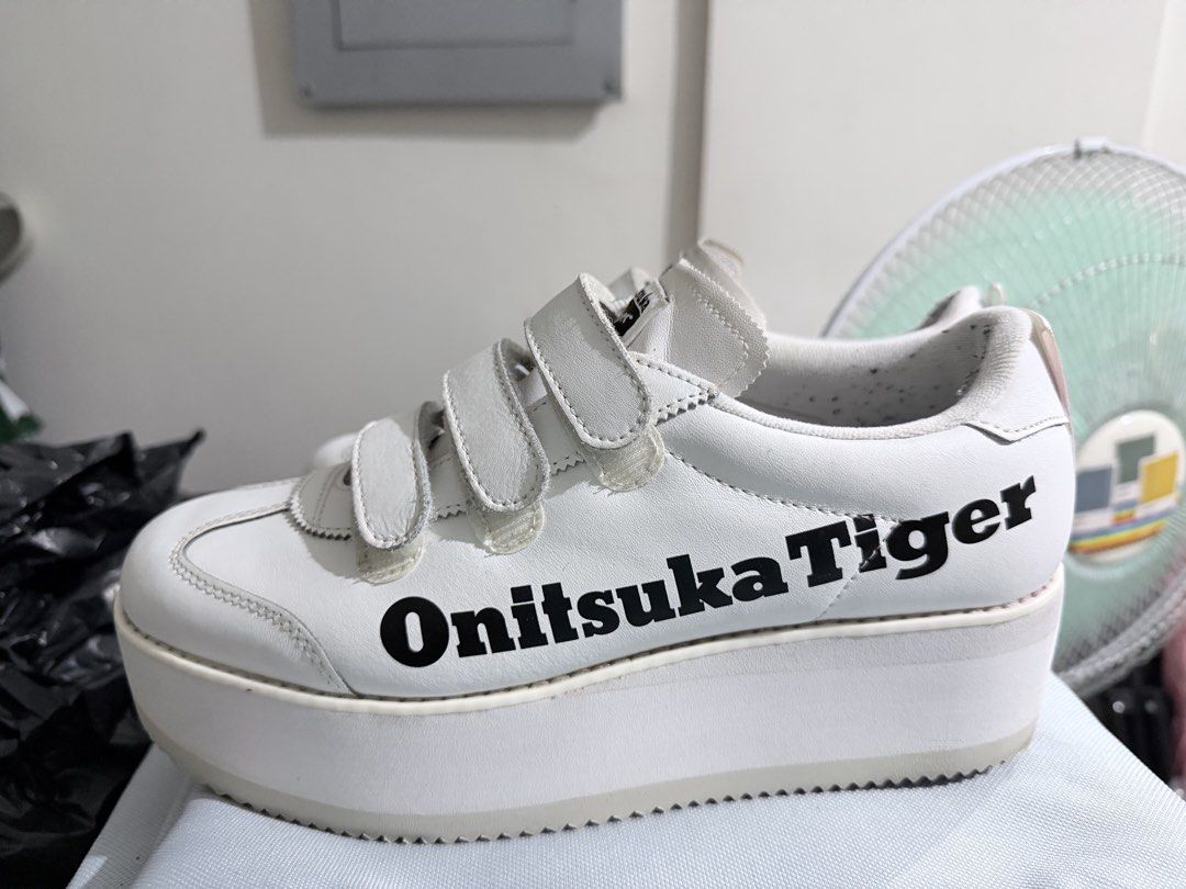 Onitsuka Tiger Delegation Chunk W Platform Sneakers (Category: Sneakers & Footwear) located in Quezon City. Submitted by markandrewson1123 (Listing ID 1469038884, Image 1). Description: Bought in Bangkok Too large for me, awkward to use Needs some minor surface cleaning, overall clean as far as white sneakers go. Shoes only, no more box.