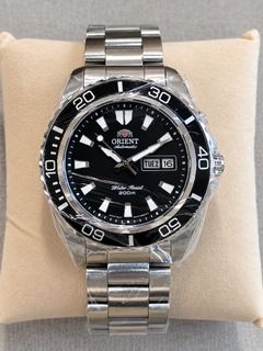 (Category: ) located in . Submitted by vintagewatches39 (Listing ID 1469048159, Image 1). Description: .