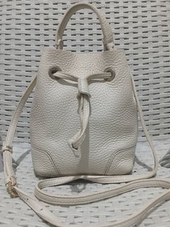 (Category: ) located in . Submitted by jecelstylebags (Listing ID 1468997389, Image 1). Description: .