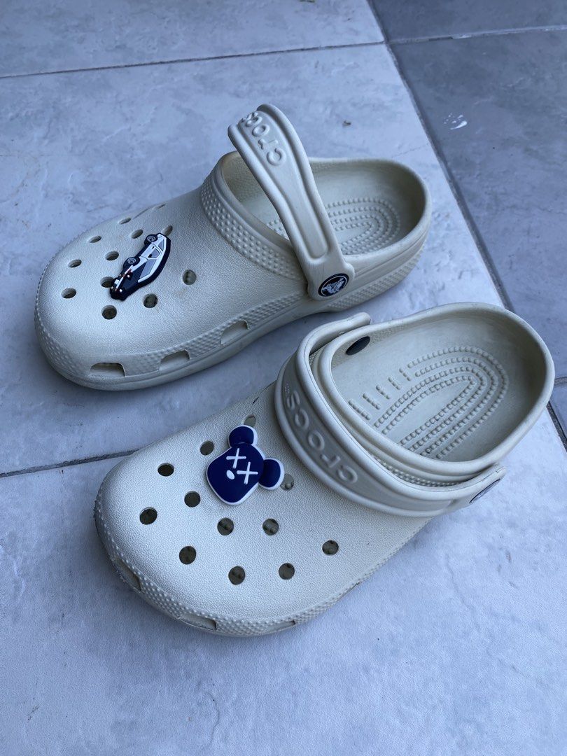 Original Crocs Beige (Category: Babies & Kids Fashion) located in Quezon City. Submitted by pbonlinestore (Listing ID 1469076935, Image 2). Description: 💗Needs cleaning 💗Nalakihan na ng anak ko.