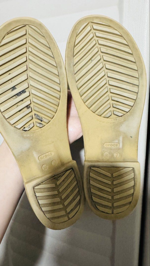 Original Crocs for Women (Category: Flats & Sandals) located in Echague. Submitted by grateful27 (Listing ID 1469090588, Image 3). Description: Size 7.