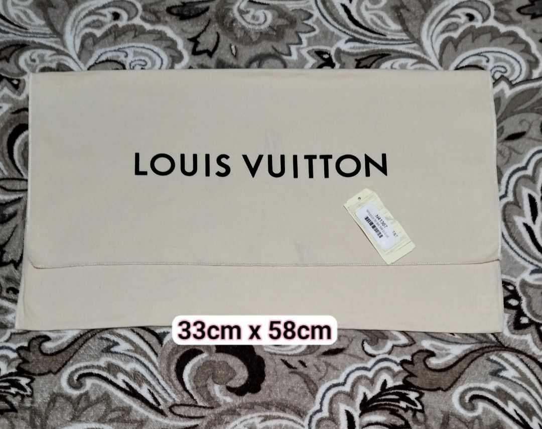 Original LV LOUIS VUITTON DUST BAG DUSTBAG (Category: Luxury Bags & Wallets) located in Zamboanga. Submitted by luxuryaccessories_ella.2022 (Listing ID 1469076590, Image 1). Description: Authentic 👉sized by cm ( centimeters) 👉 already wash 👉add sf 👉Loc po is Mindanao 👉 shipping thru J &T add 89 sa sf 👉MOP:Gcash or BPI.